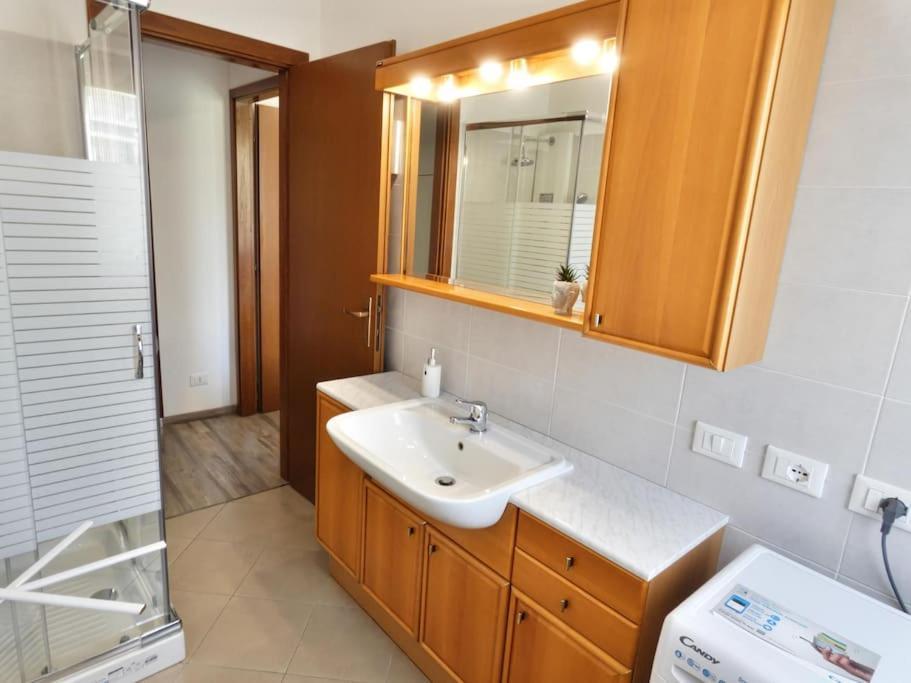 Welcome House Desenzano Center Apartment Desenzano del Garda Luaran gambar